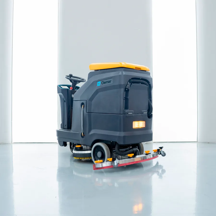 Clemar K70 — professional, o‘tiruvchi joyli pol yuvish mashinasi