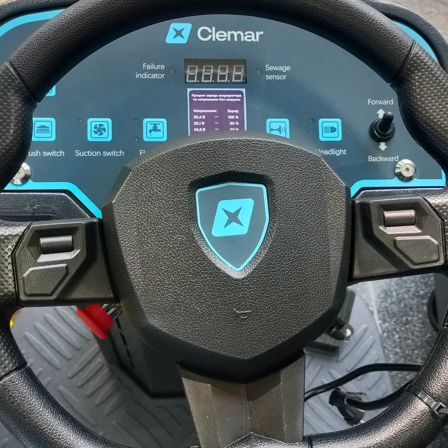Clemar K80 — Operator o‘rindig‘i bilan pol yuvish mashinasi
